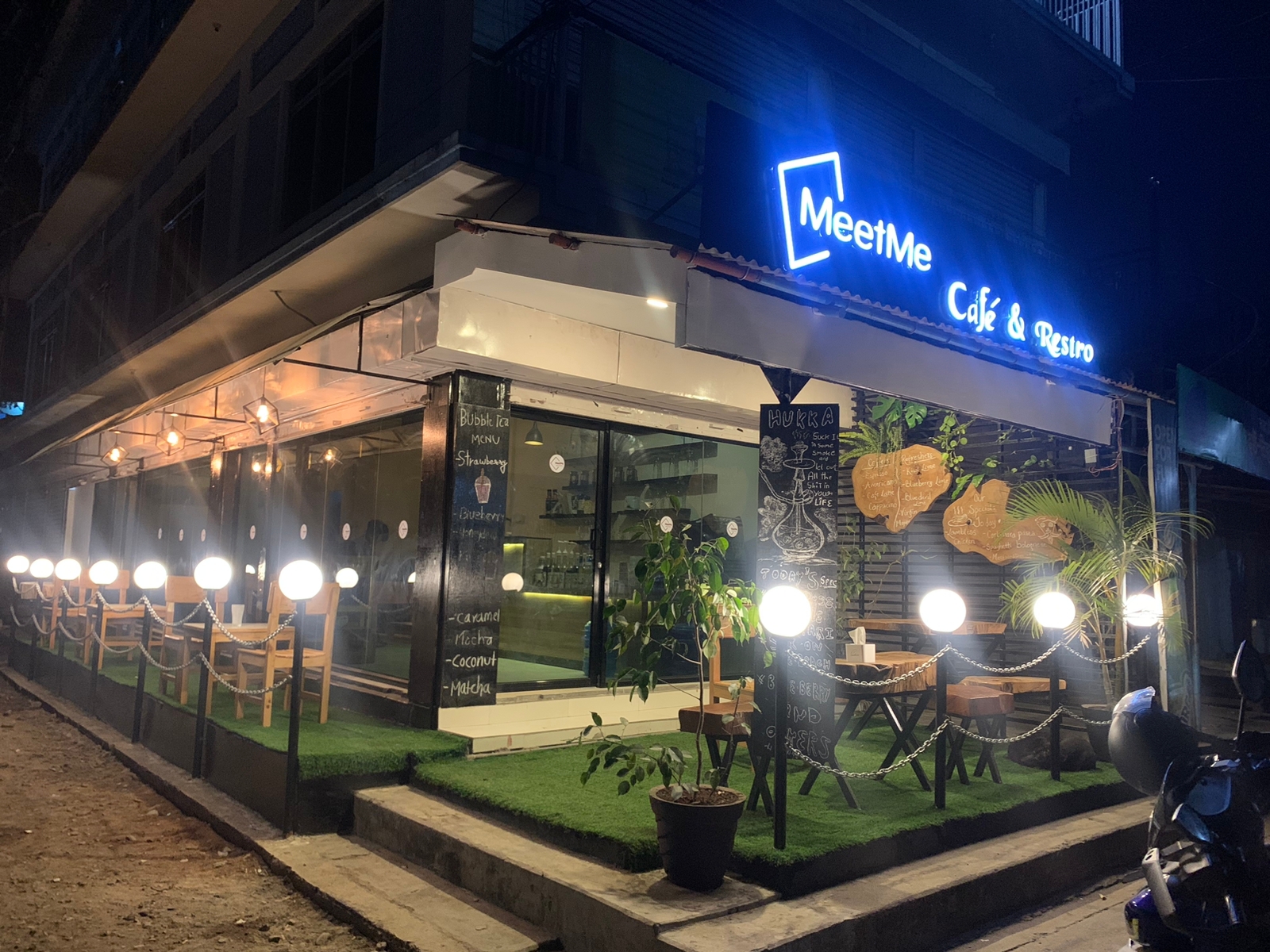 MeetMe Cafe and Restro