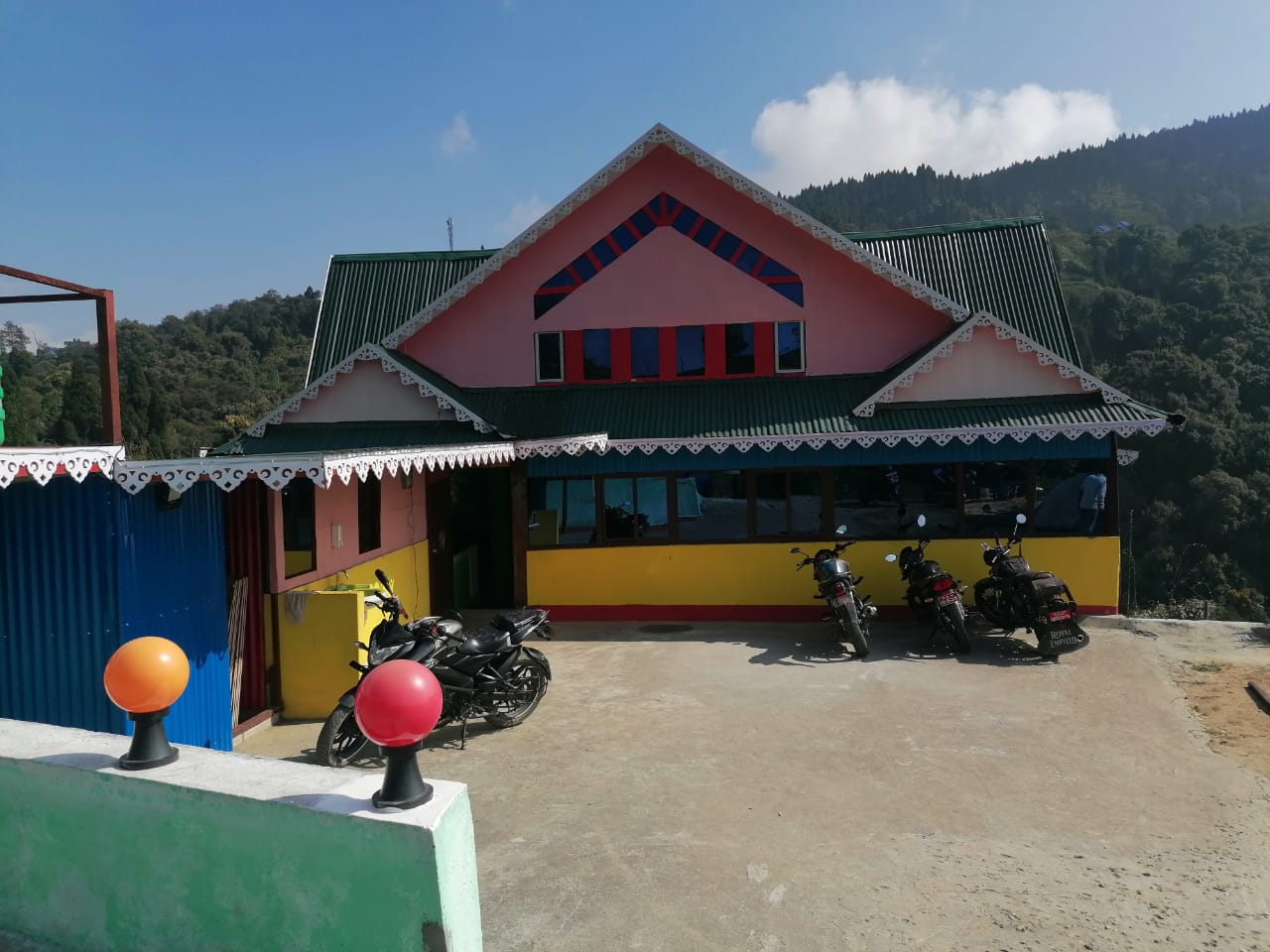 Gaun Besi Hotel and Lodge