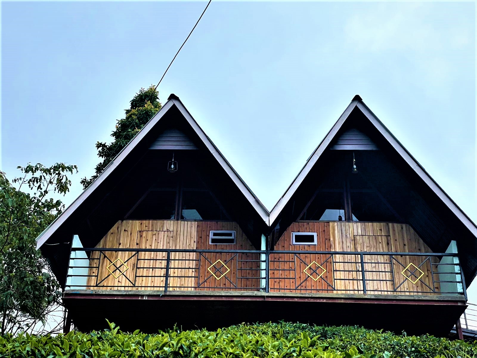 The Jade Lake Cottage ( द जेड लेक कटेज )